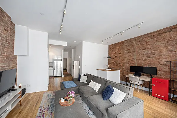 Rented by Corcoran | media 7