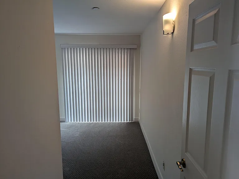 Cloverdale Luxury Apt — Photo 10