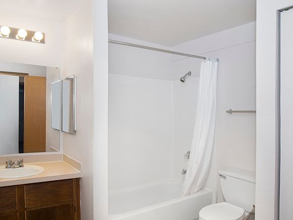 4th image of 13248 135th Ave NE #B11
