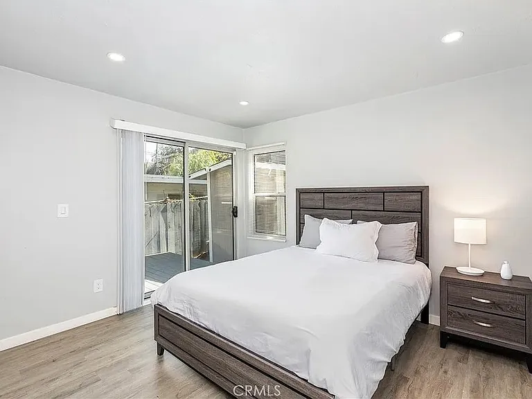 Palm Ave — Photo 10