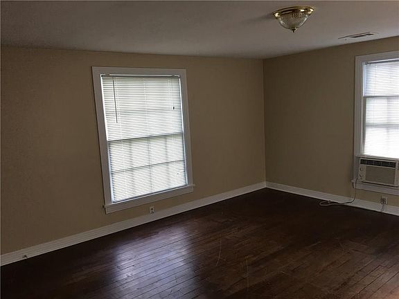 3rd image of 3562 Kell St