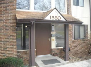 1550 Summer Run Dr UNIT 105, Florissant, MO 63033