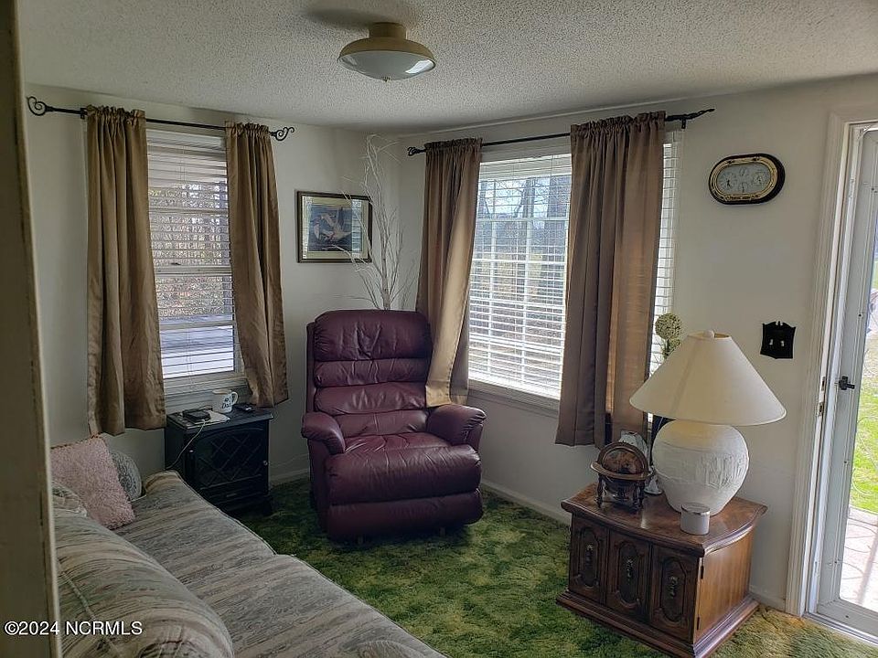 2nd image of 461 Deppe Road