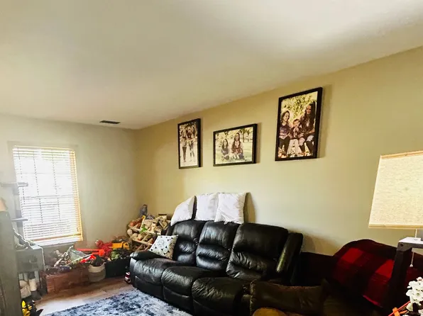 Spencer Townhouses, 160 E Wayne Ave #166, Spencer, IN 47460