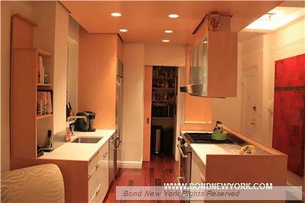 Rented by Bond New York | media 17