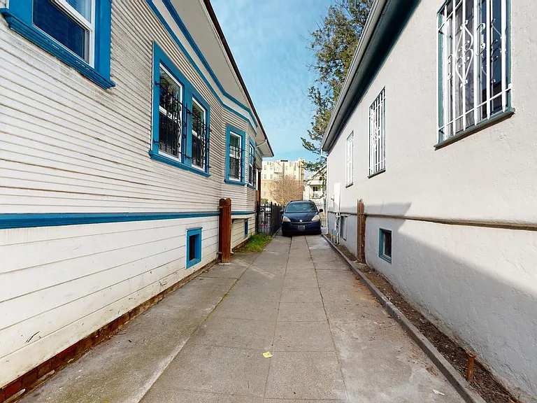 2202 Coolidge Ave — Photo 15