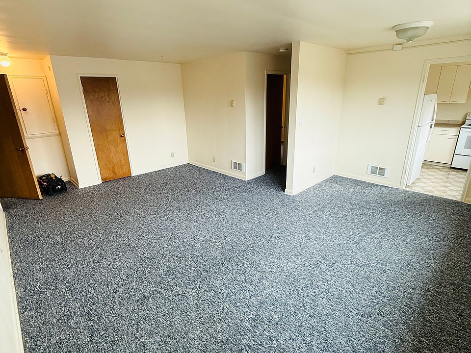 1st image of 704 E 1st Ave #1