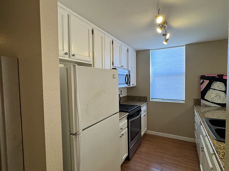 11615 Missouri Ave #2 — Photo 7