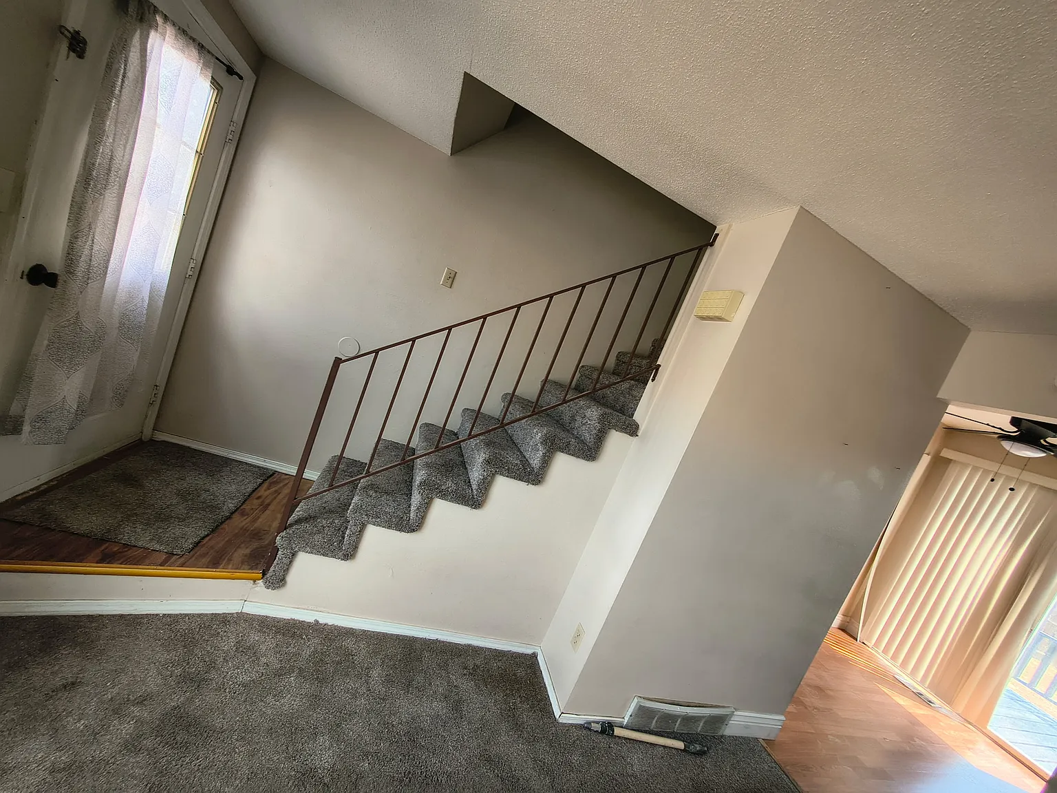 2022 Kennedy Ave — Photo 3