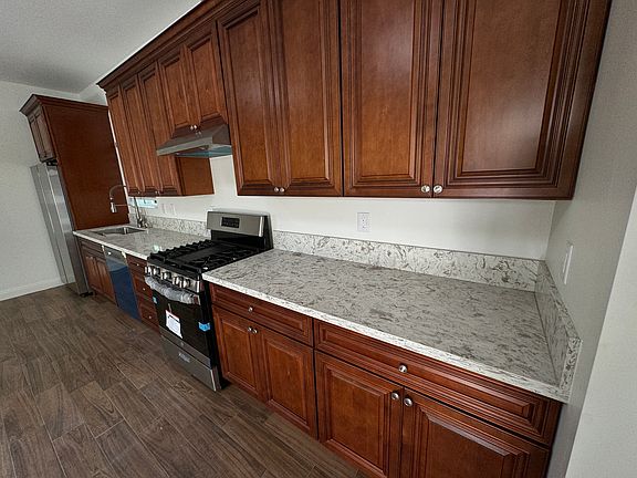 3rd image of 3616 Seneca Ave #1/2