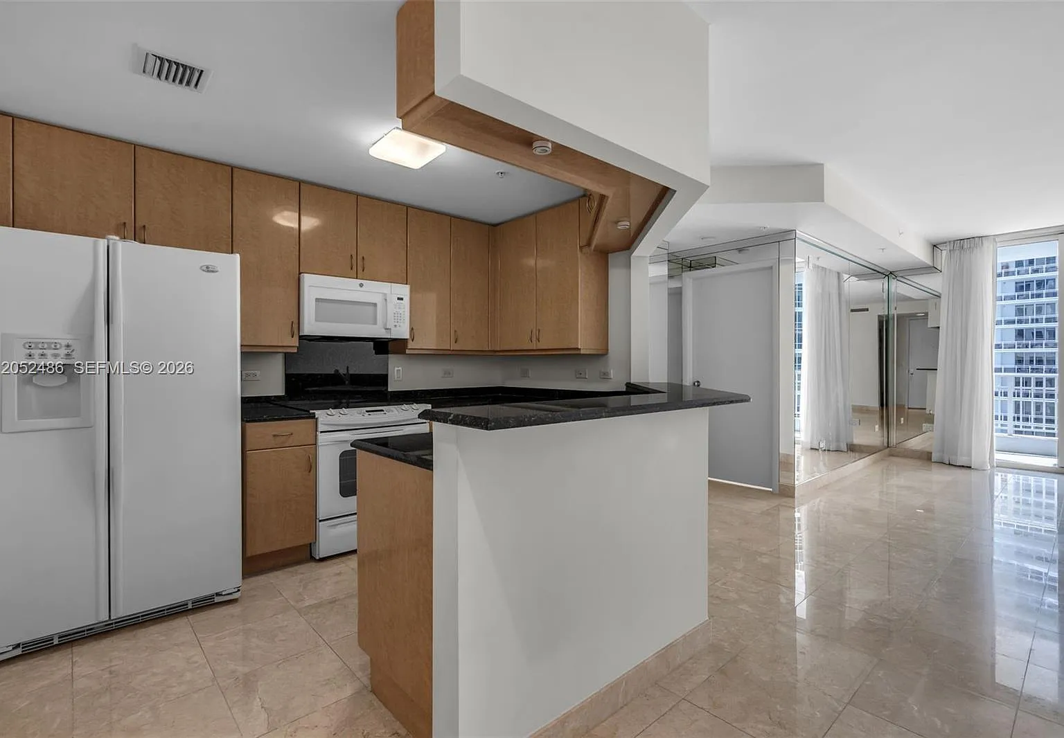 Courts Brickell Key Condo — Photo 2