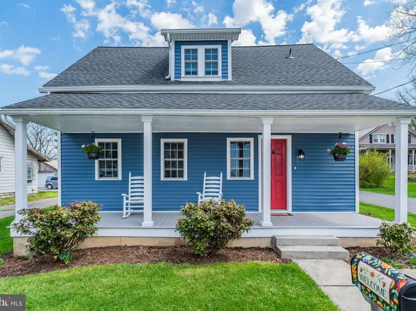 23 Hellers Church Rd, Leola, PA 17540