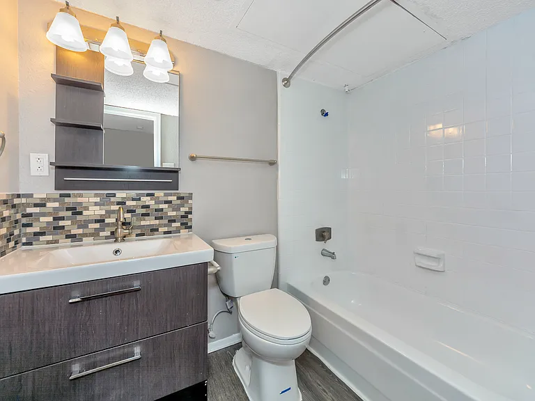 Hulen Park Place — Photo 5