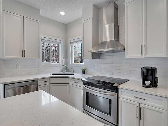 4th image of 89 N Everhollow Rise SW