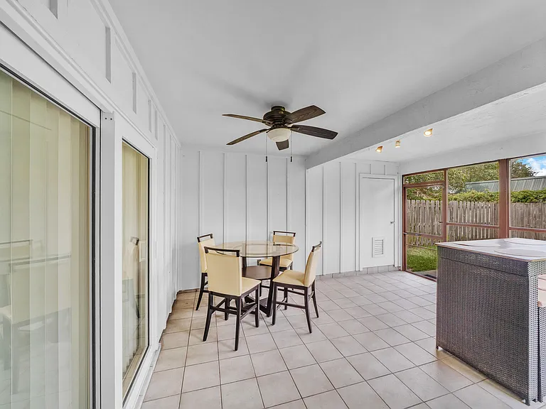 1350 Riverside Cir #2 — Photo 16