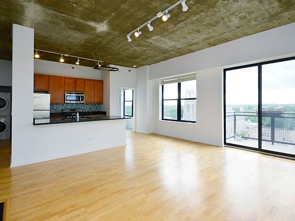 3rd image of 1122 W Catalpa Ave APT 913