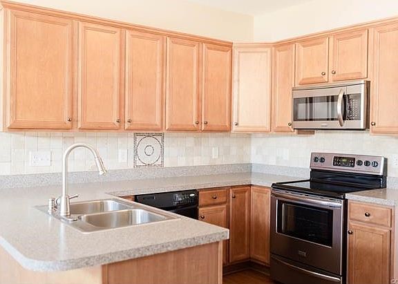 Kitchen with plenty of space for preparing meals and entertaining!