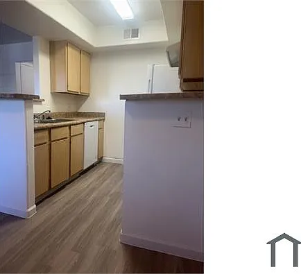 2902 E Fillmore St — Photo 3