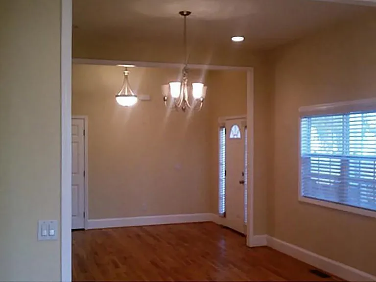 1510 Roberts Dr SE — Photo 10