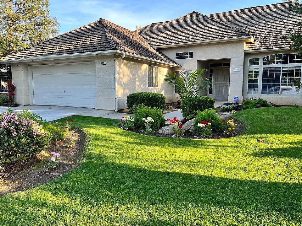 1st image of 2207 E Pryor Dr