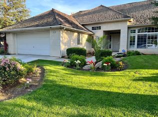 2207 E Pryor Dr, Fresno, CA 93720