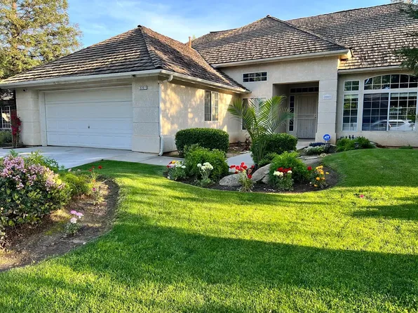 2207 E Pryor Dr, Fresno, CA 93720