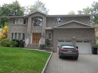 243 Concord Dr, Paramus, NJ 07652