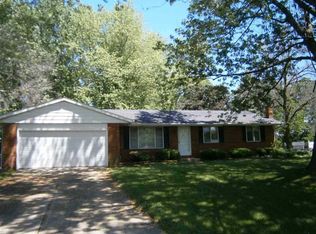 22137 Woodside Dr, Bristol, IN 46507