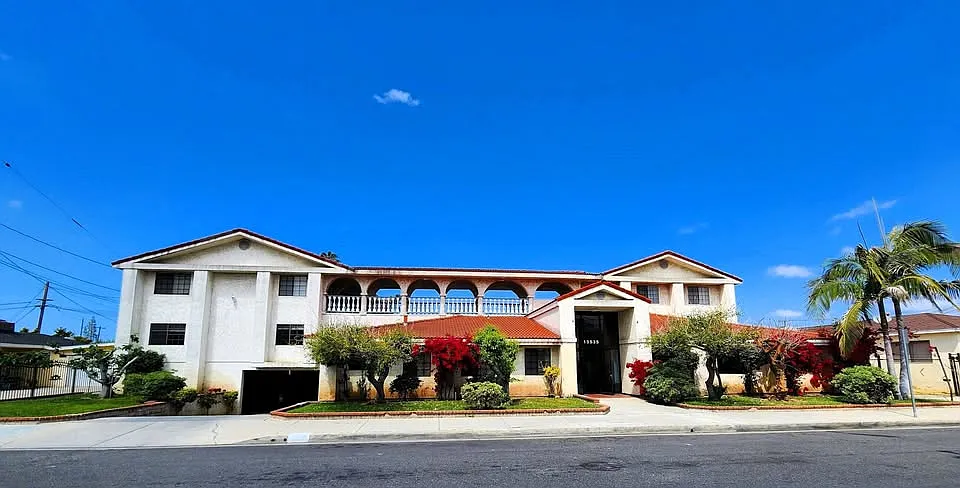 Villa Pacifica Apartments
