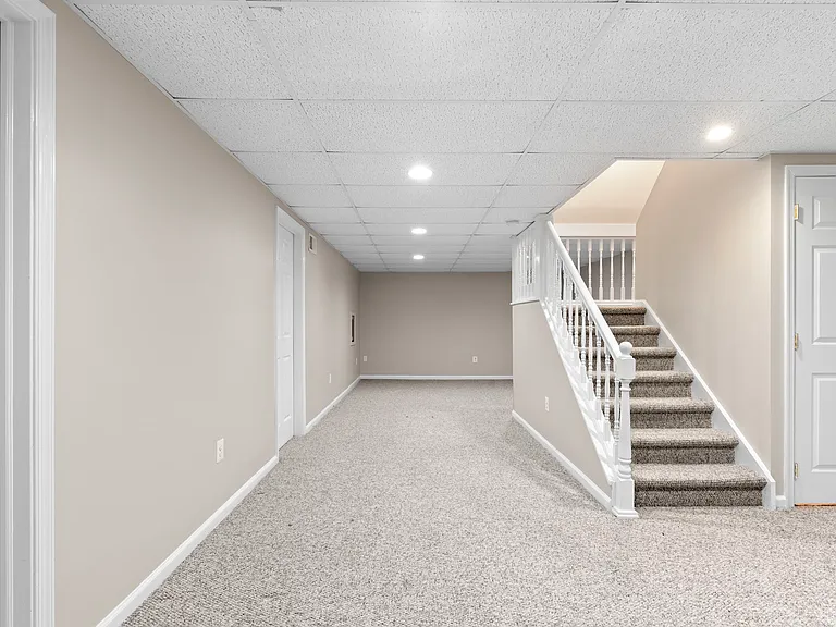 5 Ogden Ct — Photo 26