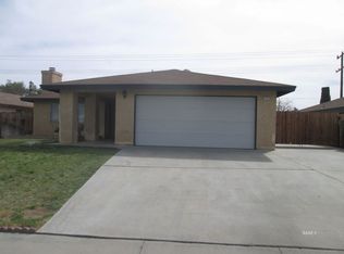 1114 N Las Posas Ct, Ridgecrest, CA 93555