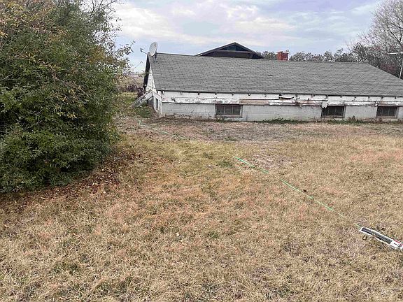 2nd image of 3967 Sand Hollow Rd