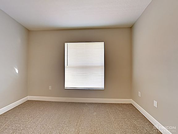 5th image of 207 Lisa Ann Ct