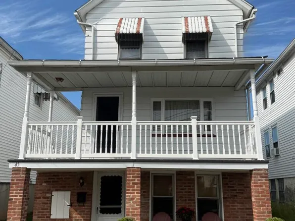 45 Poplar St, Plains, PA 18705