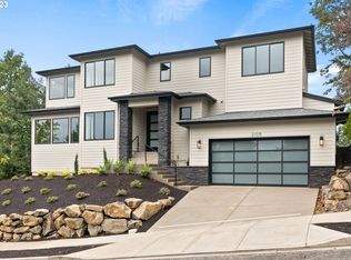 2105 Fircrest Dr, West Linn, OR 97068