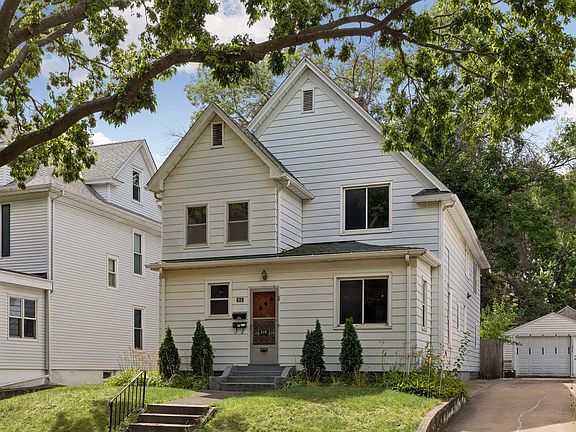 3rd image of 628 4th St NE