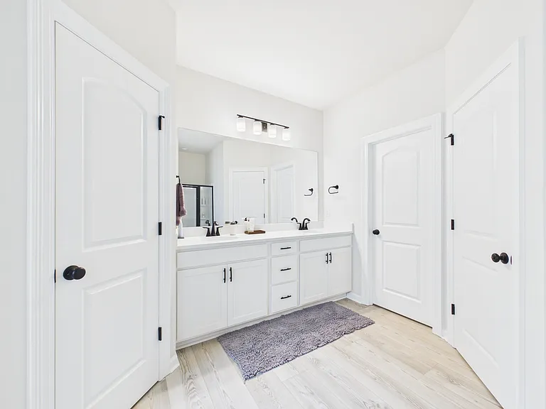 221 Tatum Ln — Photo 17