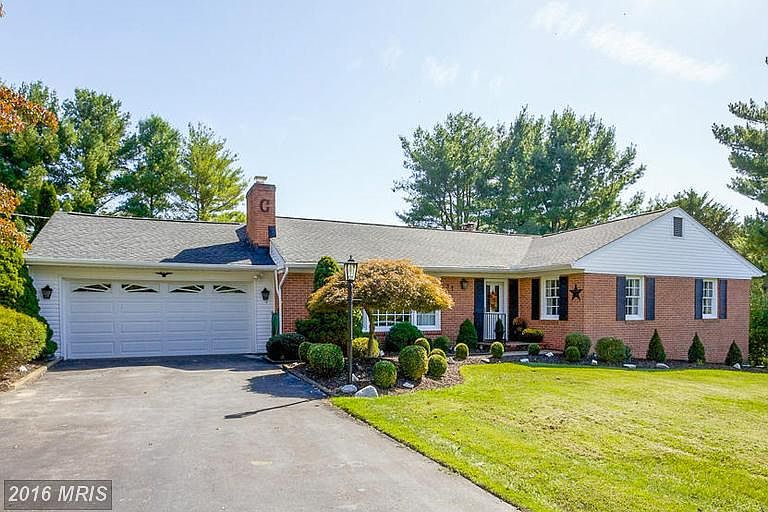 1st image of 37 Lake Dr