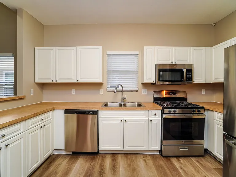 6105 Bristol Ridge Dr — Photo 9