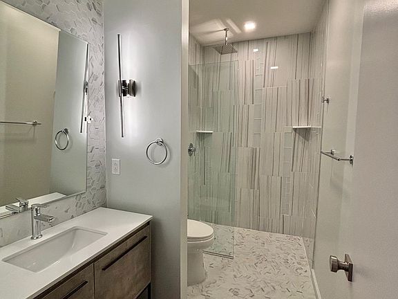 4th image of 120 Walton St #6D