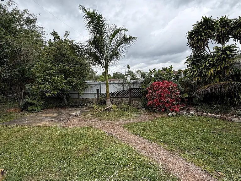 5601 Pierce St — Photo 22