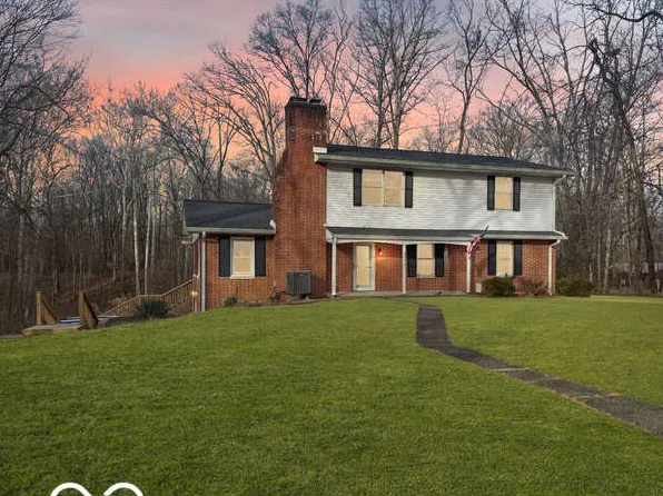 2626 N Woodvale St, Terre Haute, IN 47803