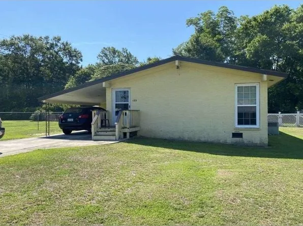 123 China Dr, Latta, SC 29565