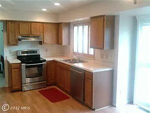 938 Chatsworth Dr photo 1