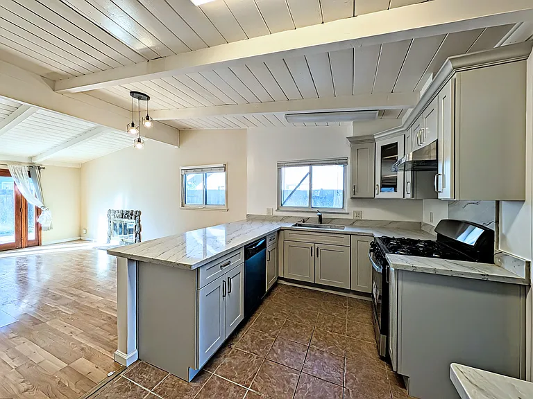3793 Yorktown Rd — Photo 9