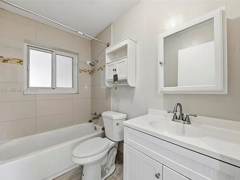 4561 SW 25th Ter — Photo 18