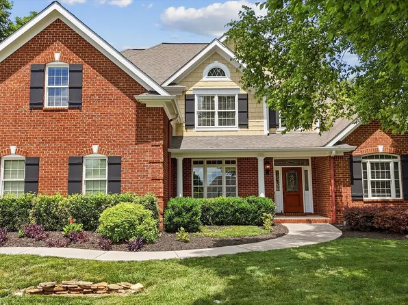 769 Oak Chase Blvd, Lenoir City, TN 37772