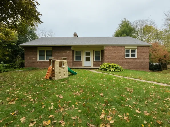 (undisclosed Address), Dix Hills, NY 11746