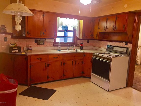 3rd image of 6905 Charmon Ave