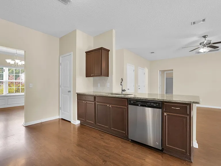 659 Red Oak Ln — Photo 10